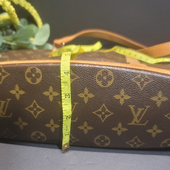 The Iconic Louis Vuitton Babylone Tote - Picture 11 of 14